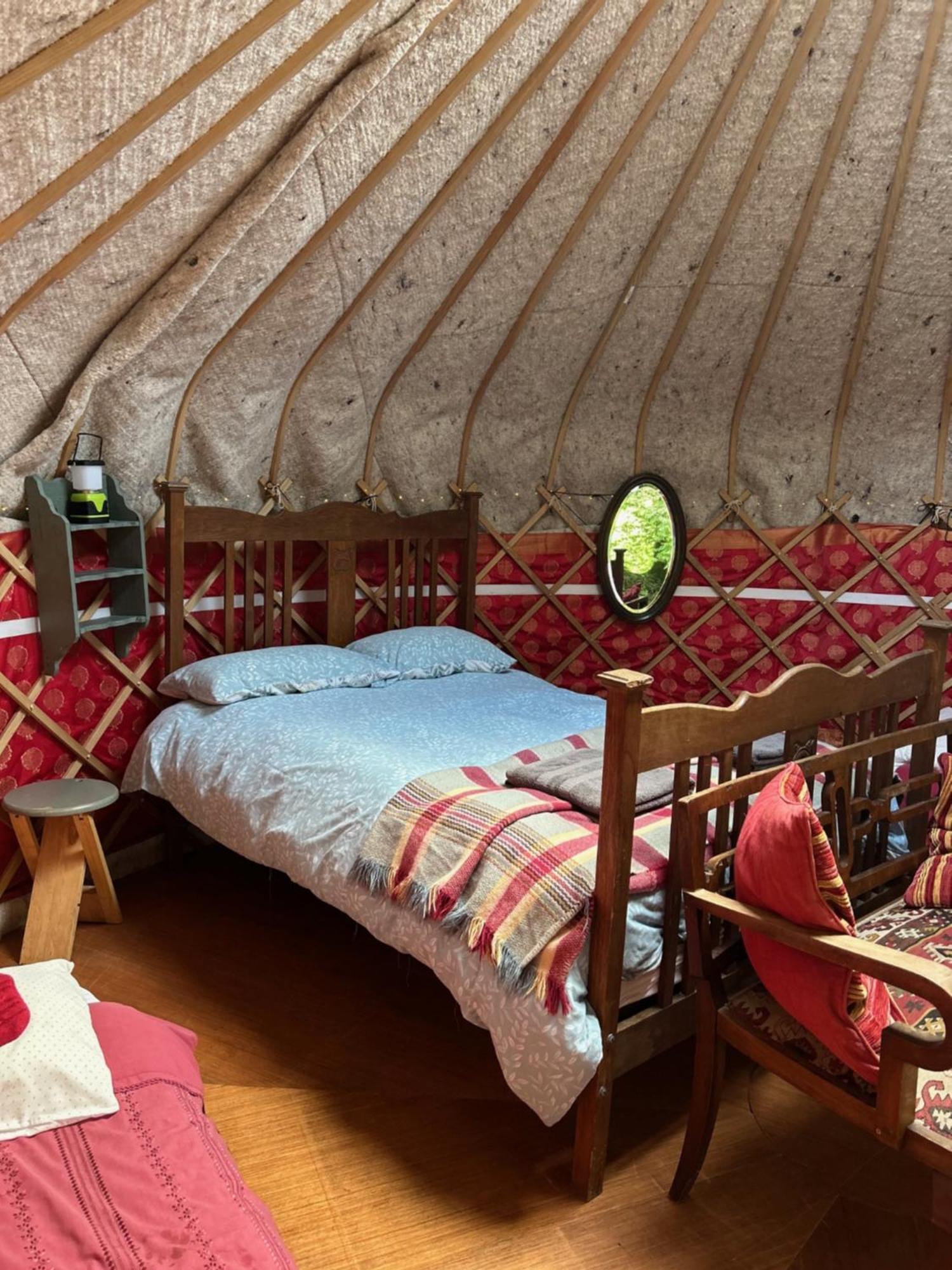 Hotel Ceridwen Glamping, Double Decker Bus And Yurts Llandysul Exteriér fotografie