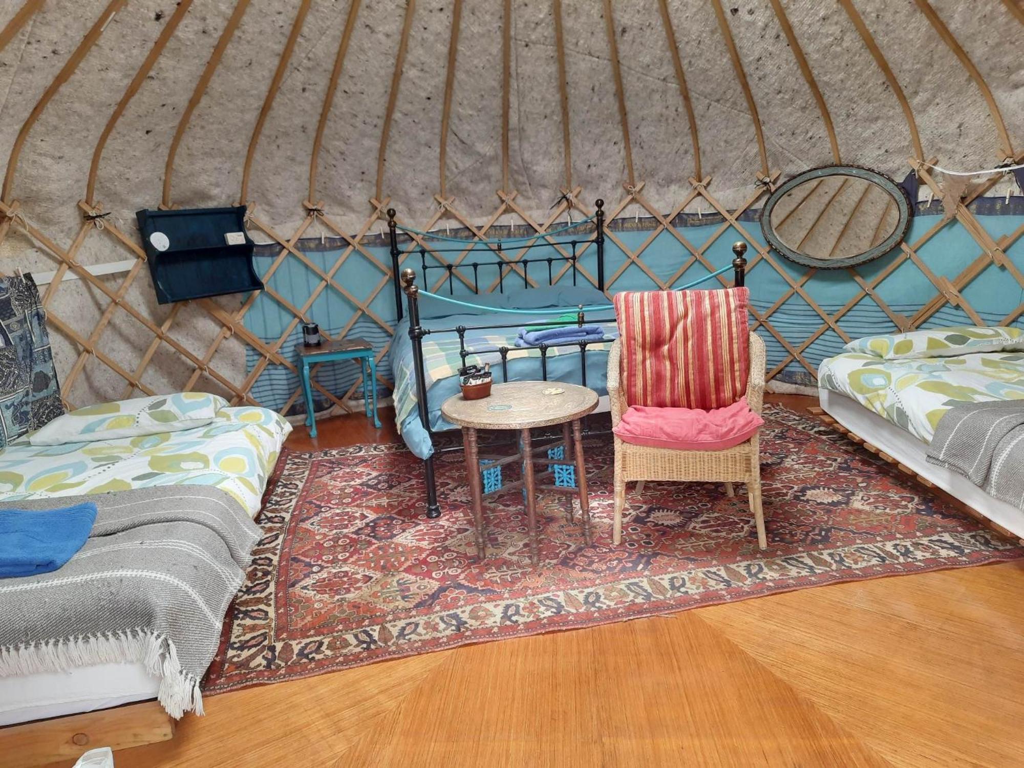Hotel Ceridwen Glamping, Double Decker Bus And Yurts Llandysul Exteriér fotografie