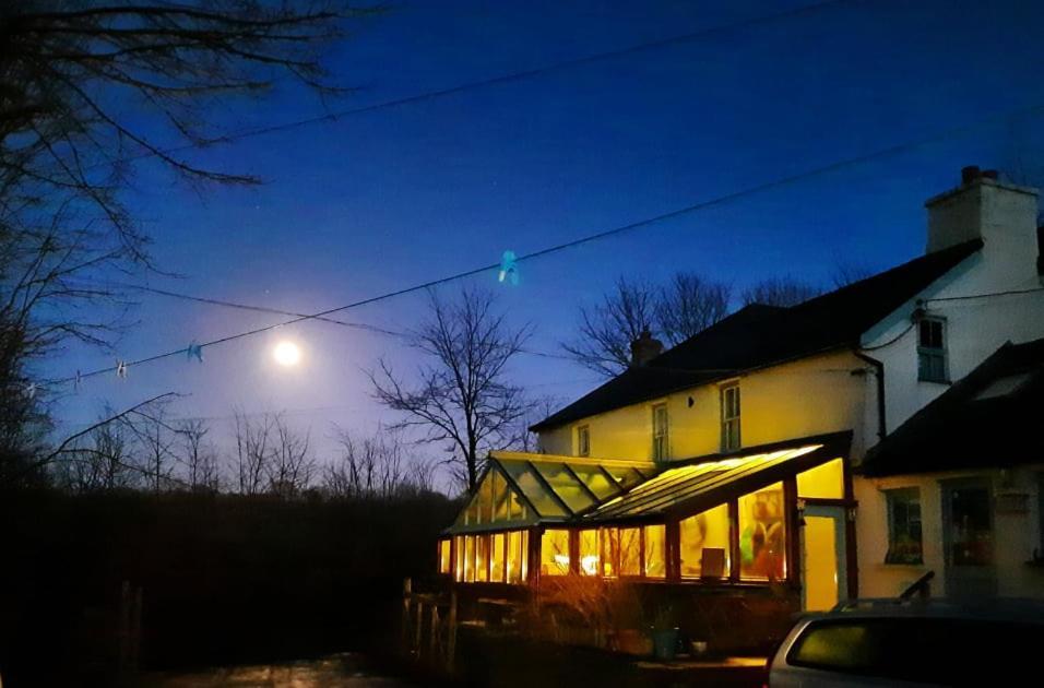 Hotel Ceridwen Glamping, Double Decker Bus And Yurts Llandysul Exteriér fotografie
