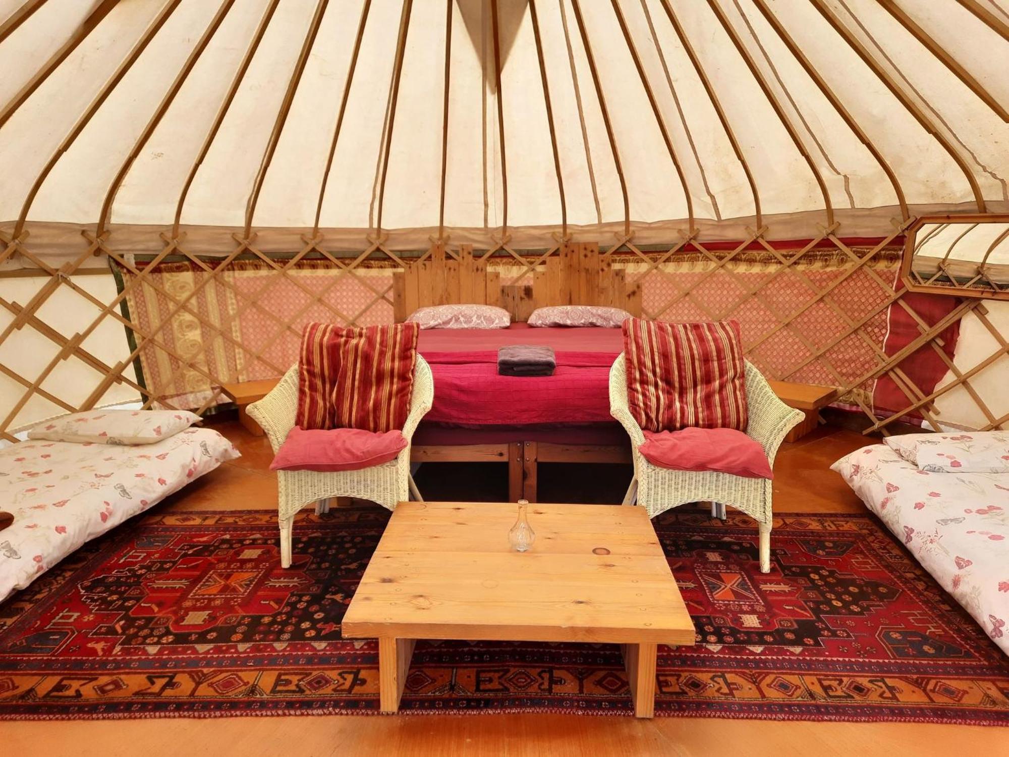 Hotel Ceridwen Glamping, Double Decker Bus And Yurts Llandysul Exteriér fotografie