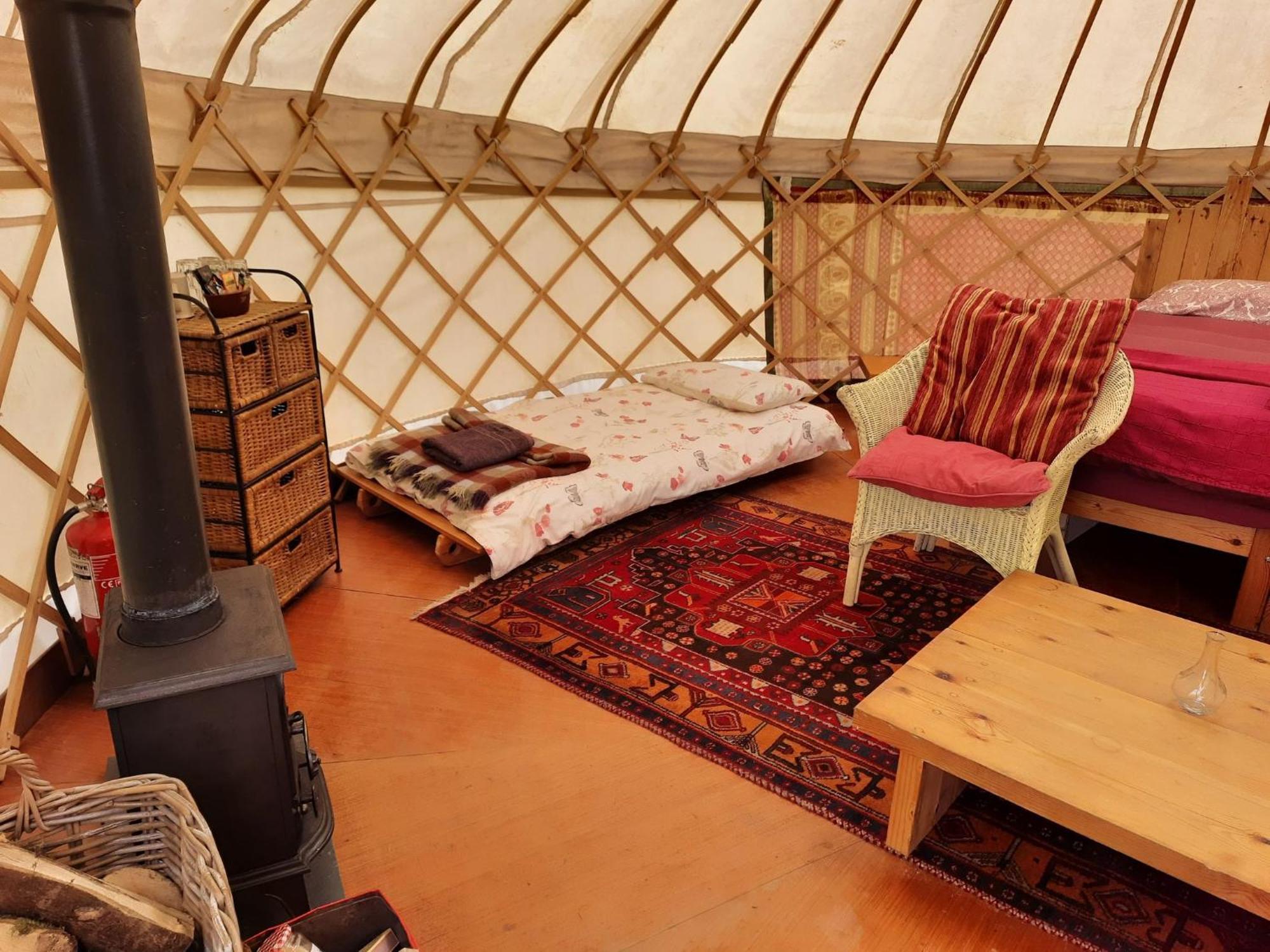 Hotel Ceridwen Glamping, Double Decker Bus And Yurts Llandysul Exteriér fotografie