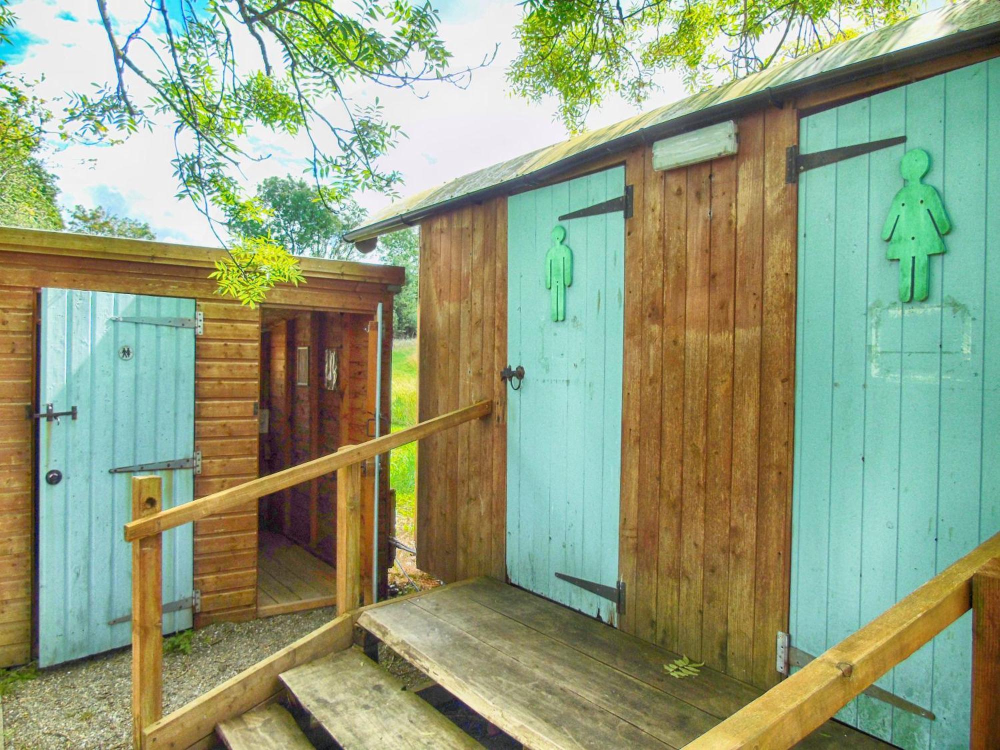 Hotel Ceridwen Glamping, Double Decker Bus And Yurts Llandysul Exteriér fotografie
