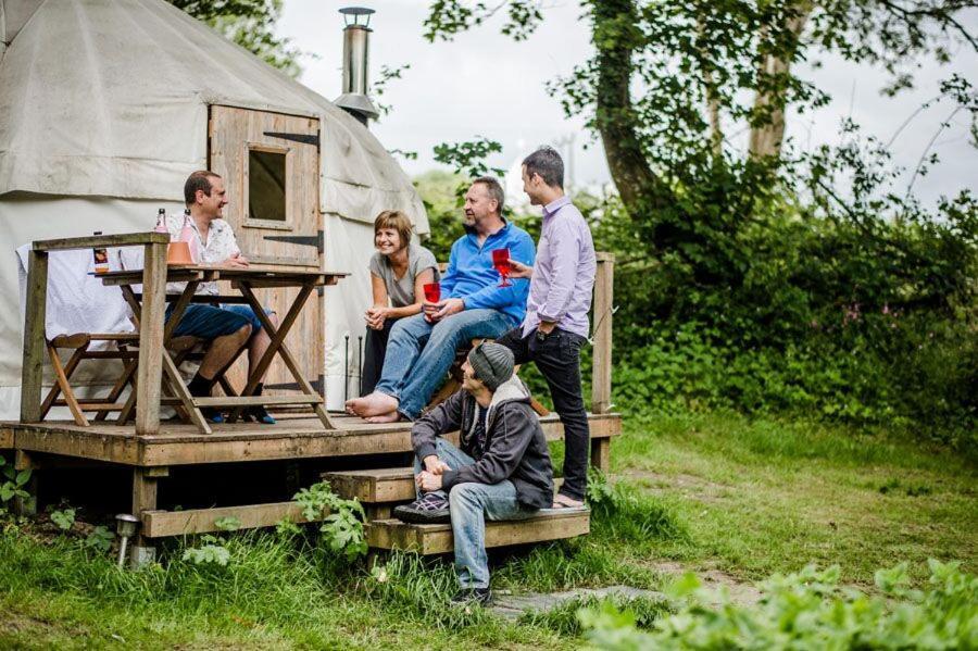 Hotel Ceridwen Glamping, Double Decker Bus And Yurts Llandysul Exteriér fotografie