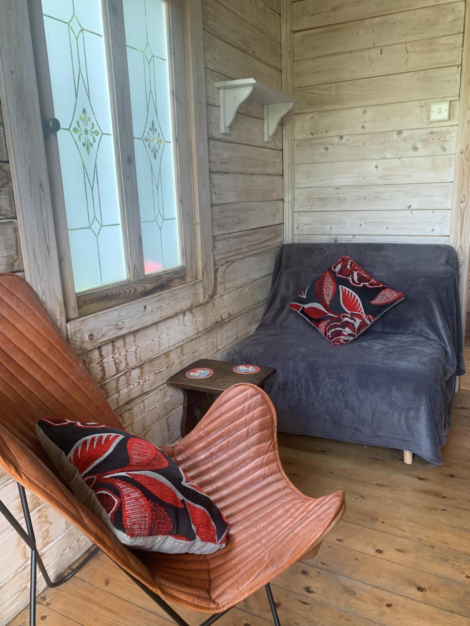 Hotel Ceridwen Glamping, Double Decker Bus And Yurts Llandysul Exteriér fotografie